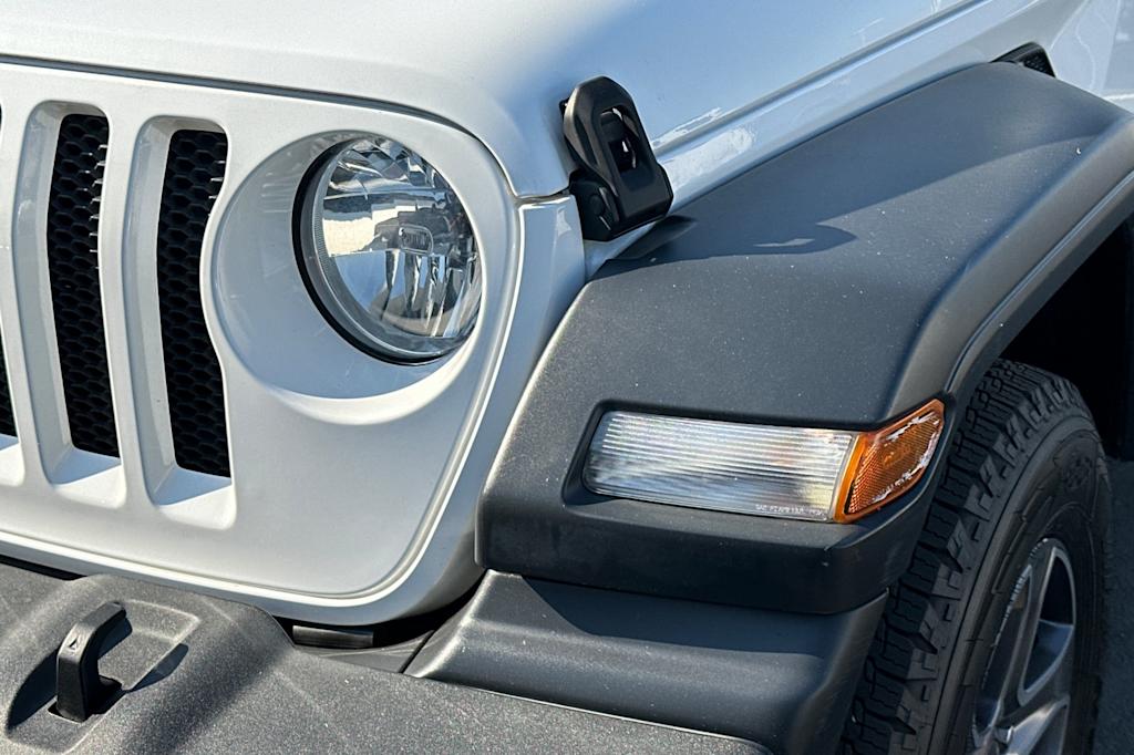 Thumbnail: 2018 Jeep Wrangler - 12