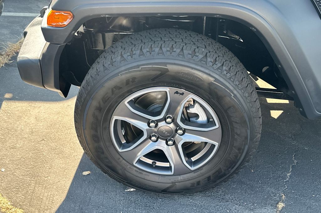 Thumbnail: 2018 Jeep Wrangler - 21