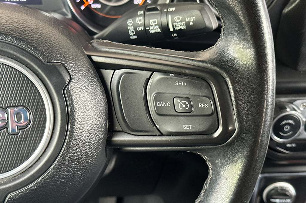 Thumbnail: 2022 Jeep Wrangler - 31