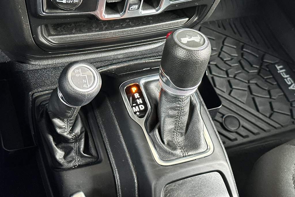 Thumbnail: 2022 Jeep Wrangler - 15