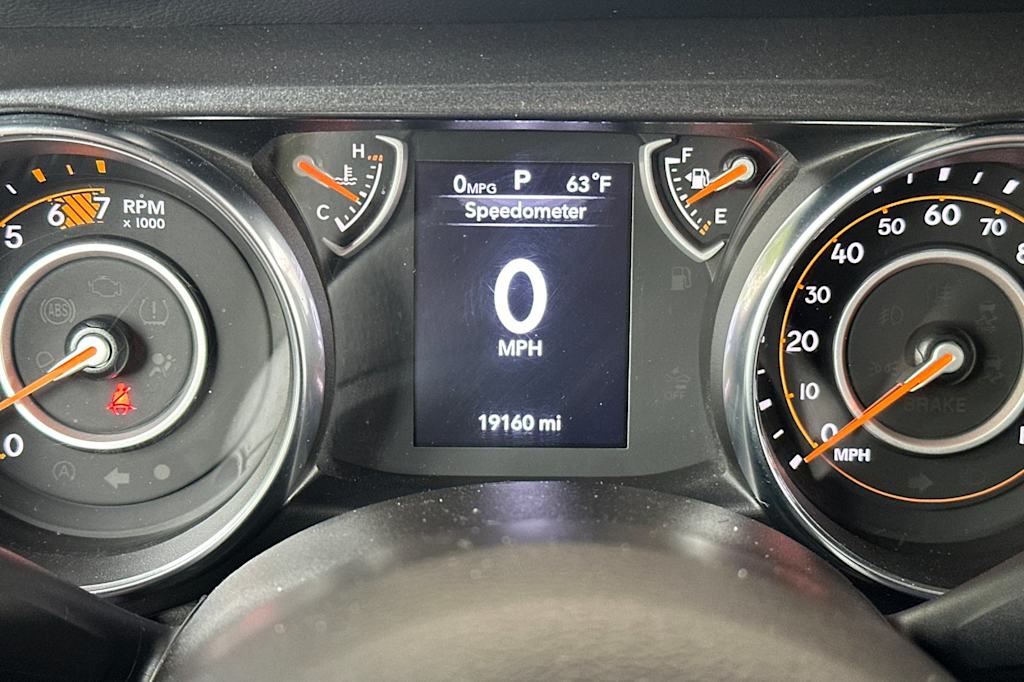 Thumbnail: 2022 Jeep Wrangler - 32