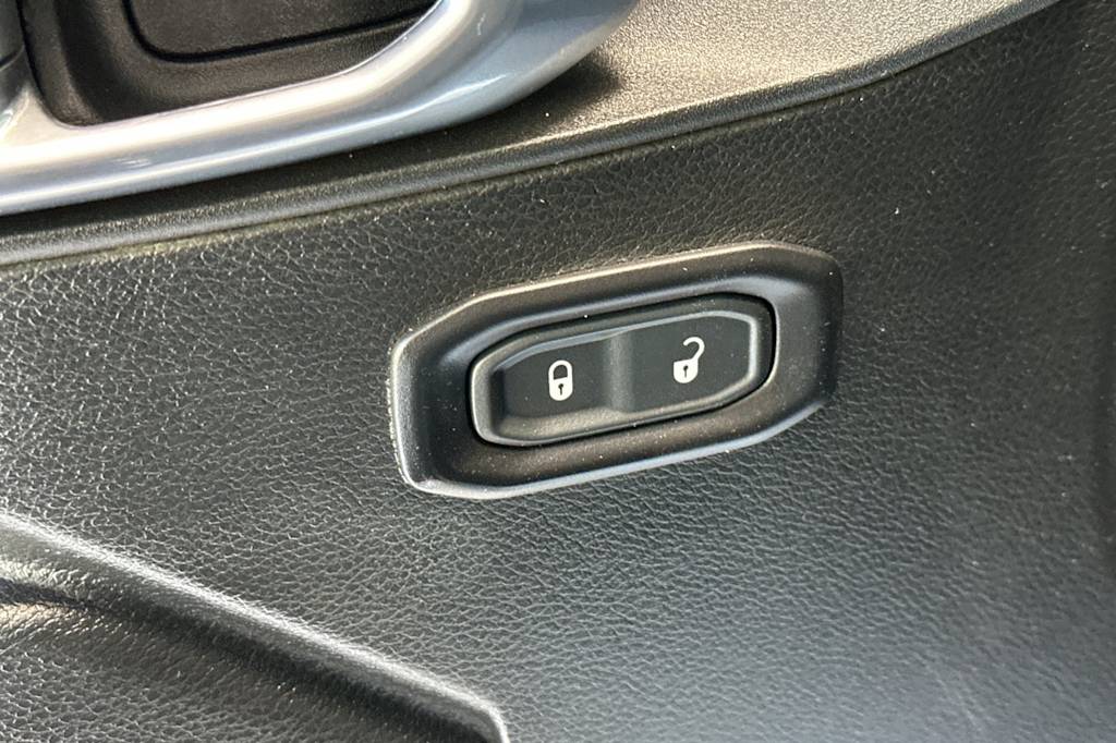 Thumbnail: 2021 Jeep Wrangler - 22