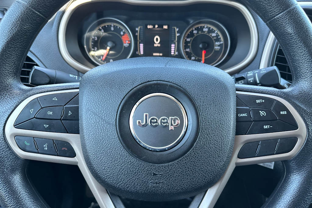 Thumbnail: 2018 Jeep Cherokee - 28