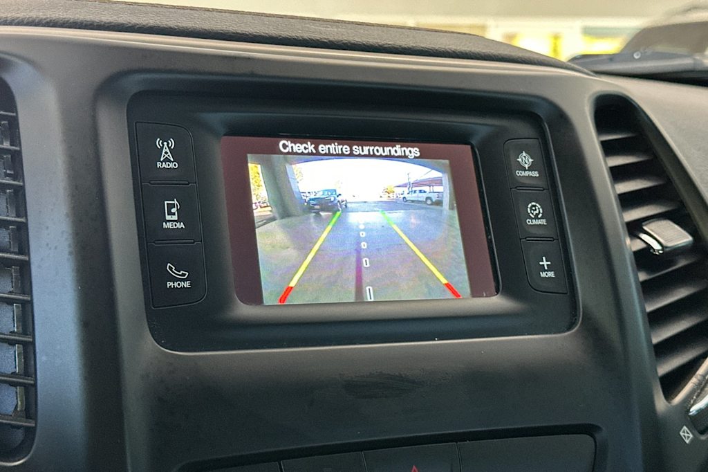 Thumbnail: 2018 Jeep Cherokee - 26