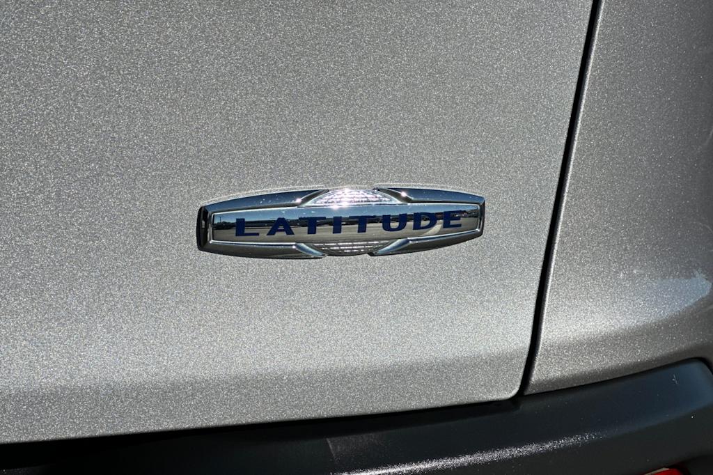 Thumbnail: 2018 Jeep Cherokee - 7