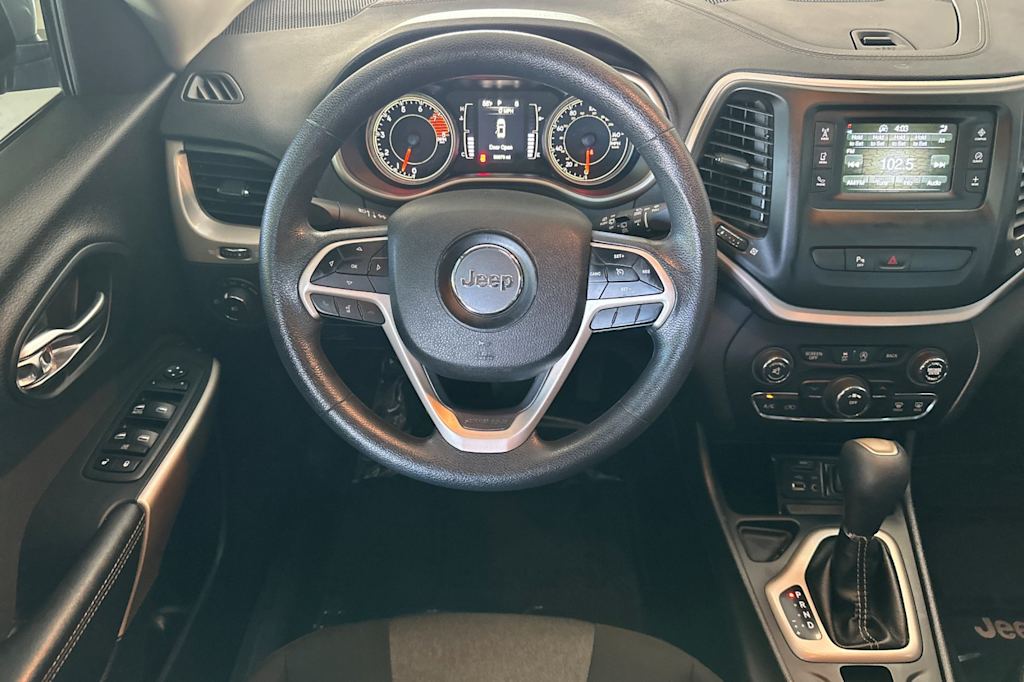 Thumbnail: 2018 Jeep Cherokee - 12