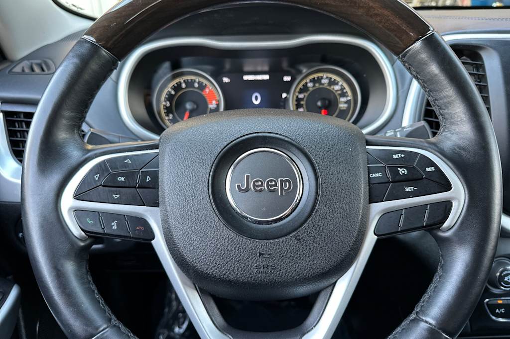 Thumbnail: 2018 Jeep Cherokee - 30