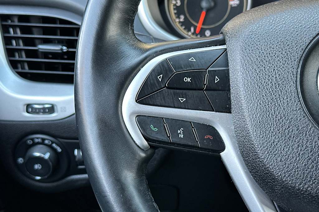 Thumbnail: 2018 Jeep Cherokee - 31