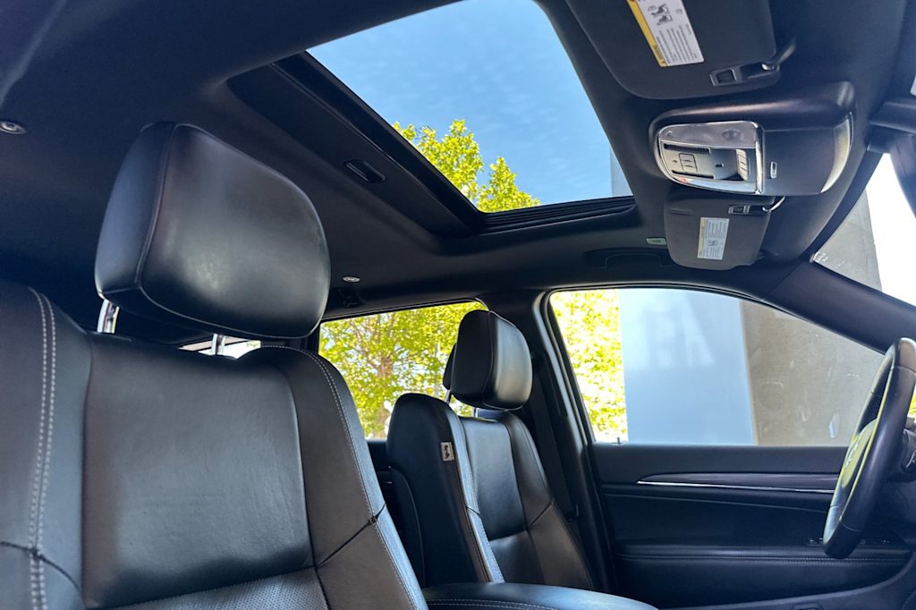 Thumbnail: 2021 Jeep Grand Cherokee - 24
