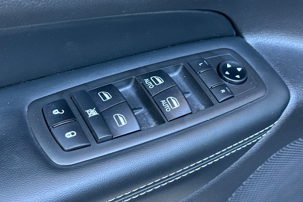 Thumbnail: 2021 Jeep Grand Cherokee - 22