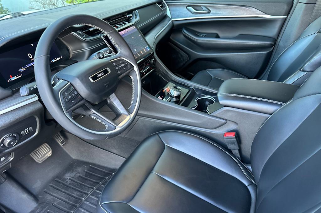 Thumbnail: 2024 Jeep Grand Cherokee - 10