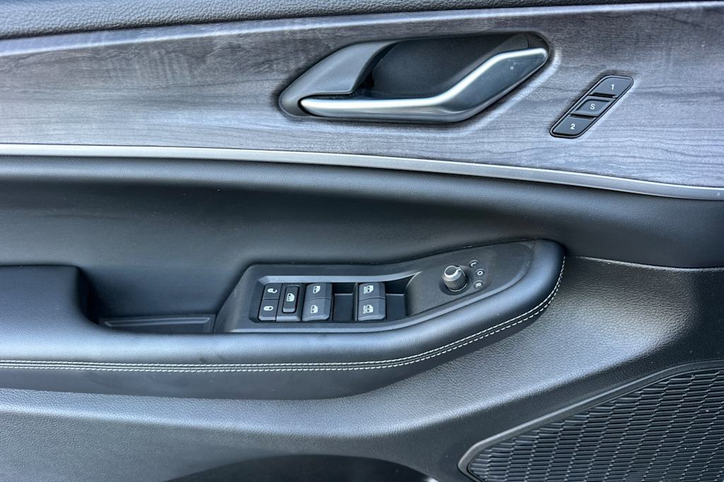 Thumbnail: 2024 Jeep Grand Cherokee - 22
