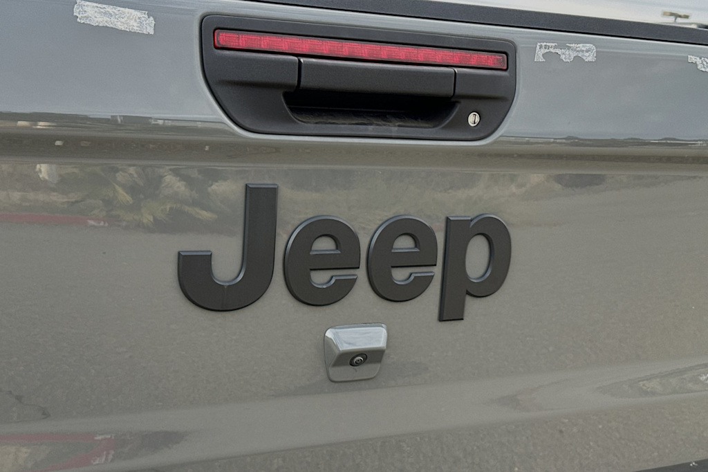 2023 Jeep Gladiator Sport 5