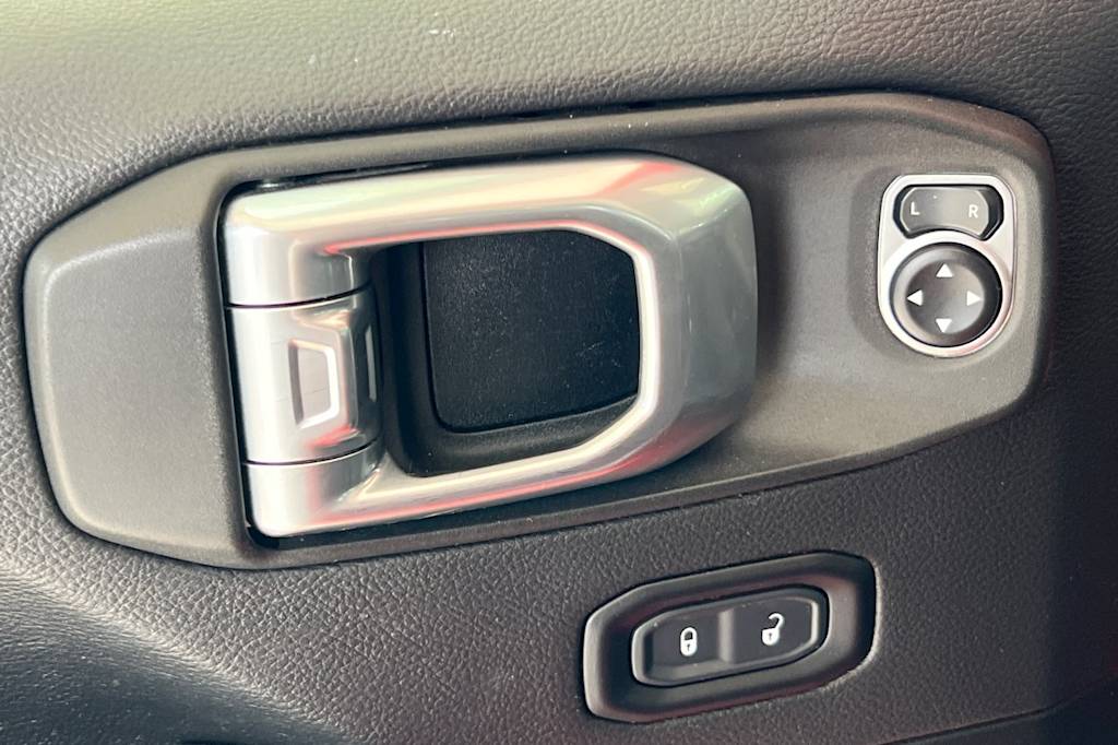 Thumbnail: 2020 Jeep Gladiator - 21