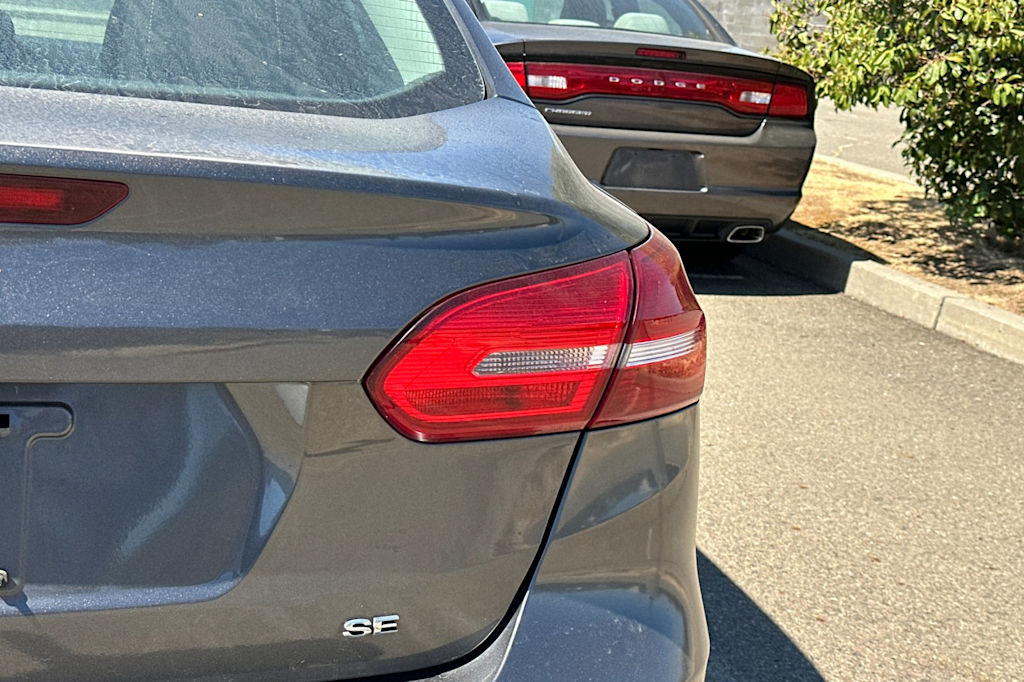 Thumbnail: 2018 Ford Focus - 17