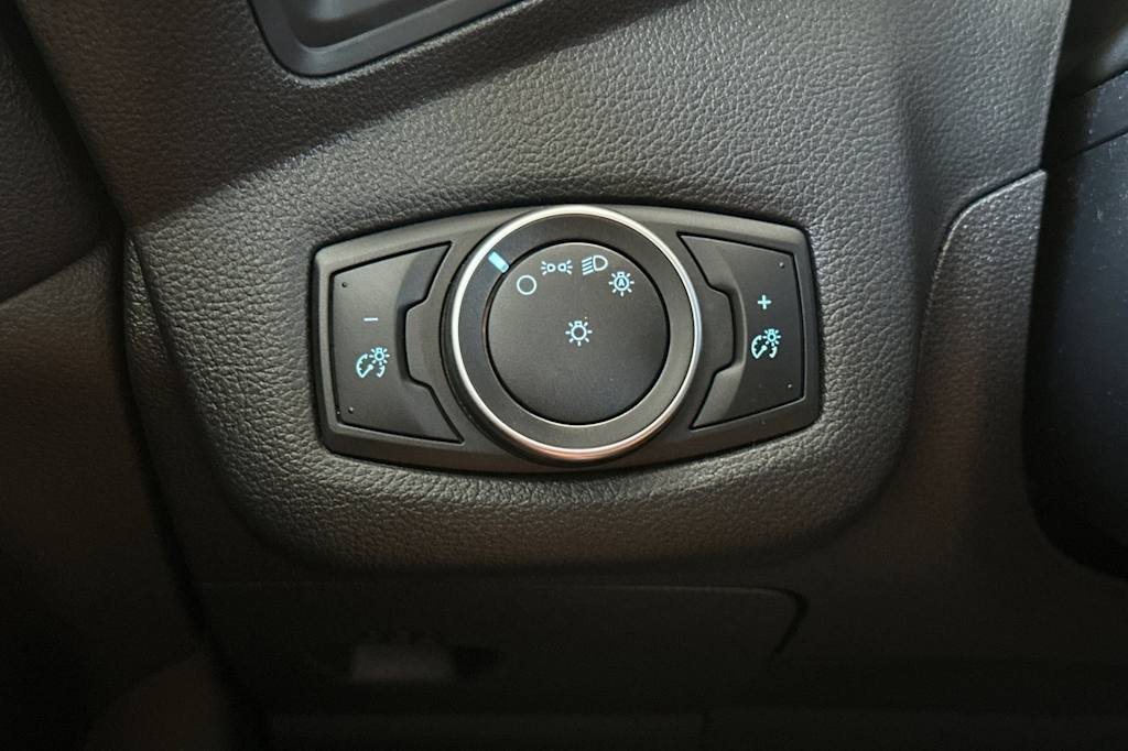Thumbnail: 2017 Ford C-Max - 32