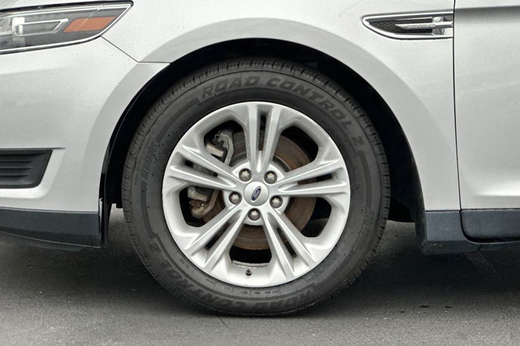 Thumbnail: 2018 Ford Taurus - 8