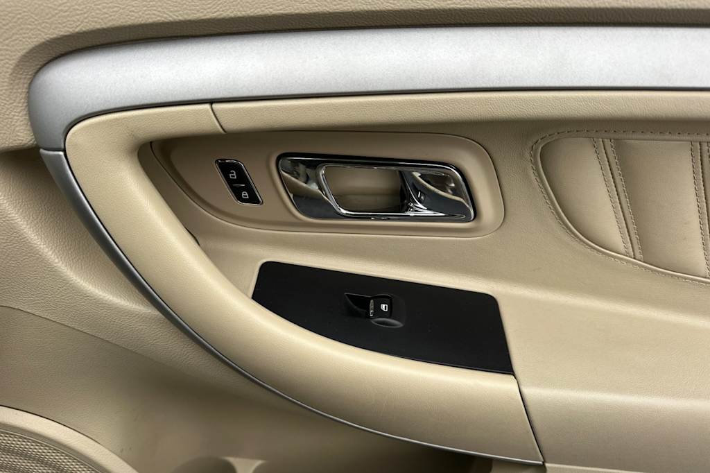 Thumbnail: 2018 Ford Taurus - 24