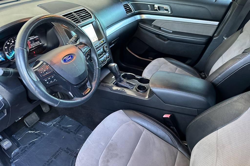 Thumbnail: 2017 Ford Explorer - 9