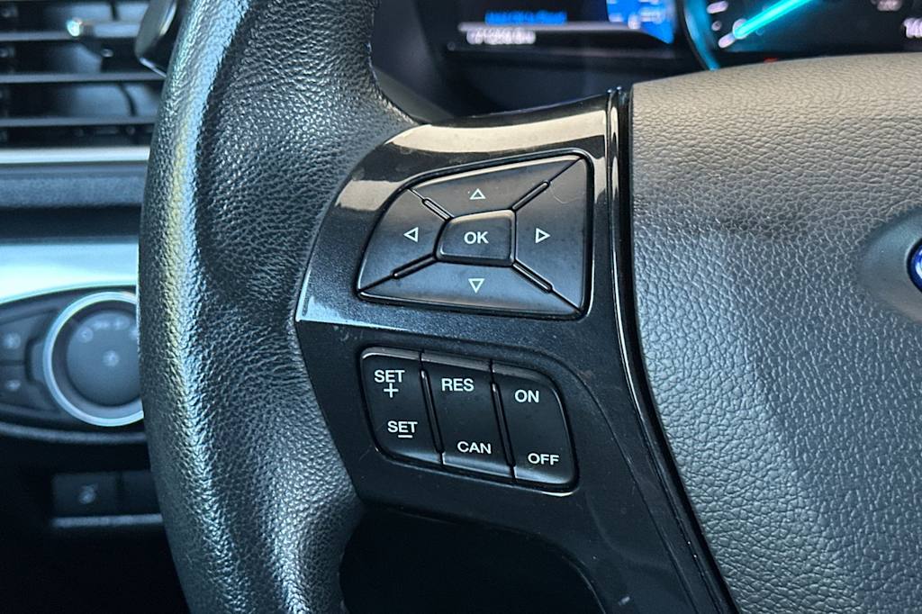 Thumbnail: 2017 Ford Explorer - 30