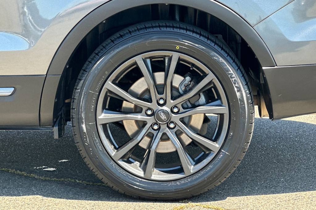 Thumbnail: 2017 Ford Explorer - 8