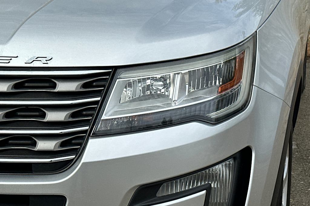 Thumbnail: 2017 Ford Explorer - 13