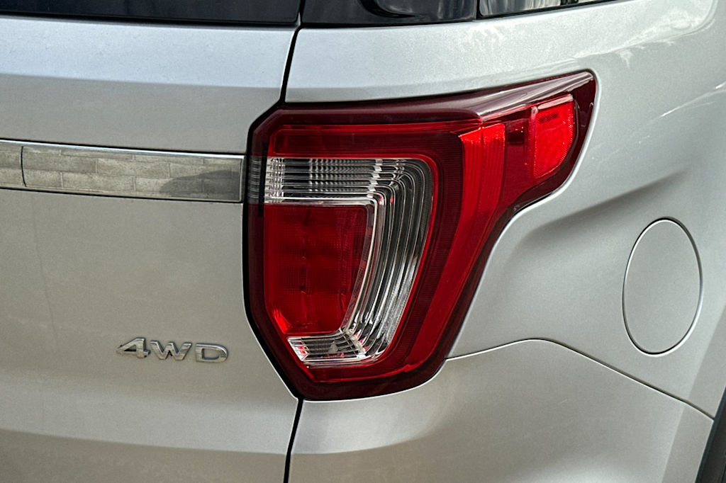 Thumbnail: 2017 Ford Explorer - 18
