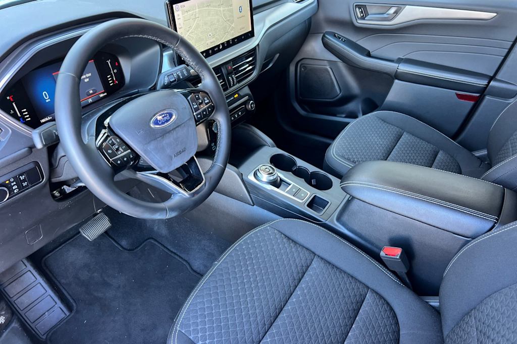 Thumbnail: 2023 Ford Escape - 9