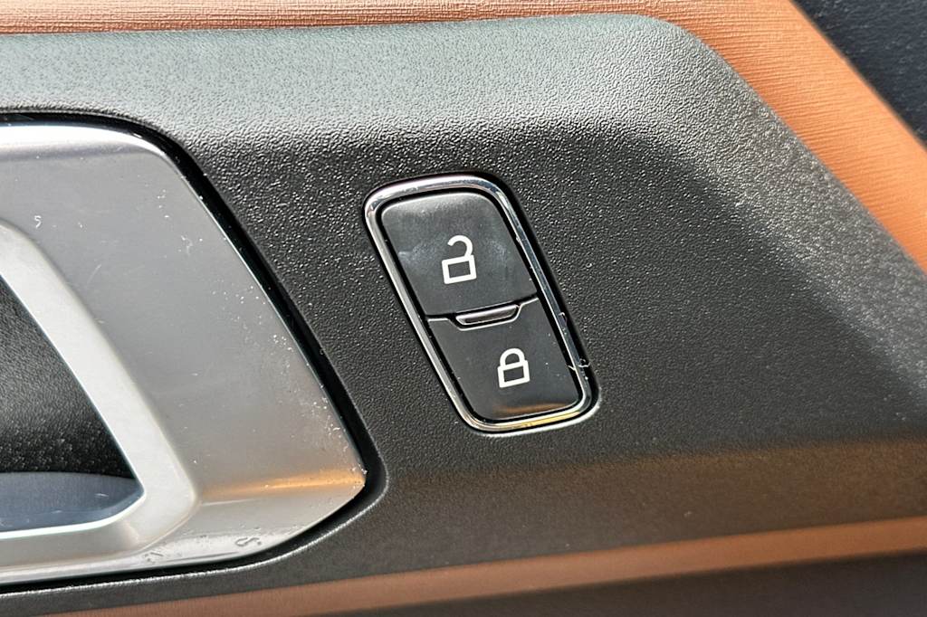 Thumbnail: 2022 Ford Bronco - 22