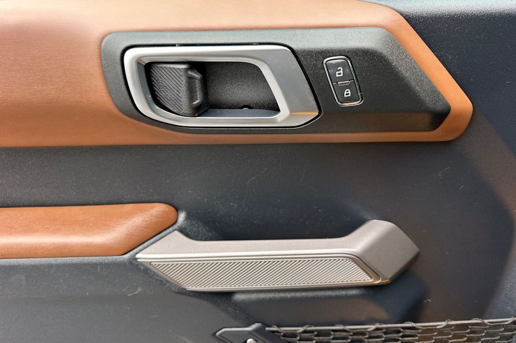 Thumbnail: 2022 Ford Bronco - 21