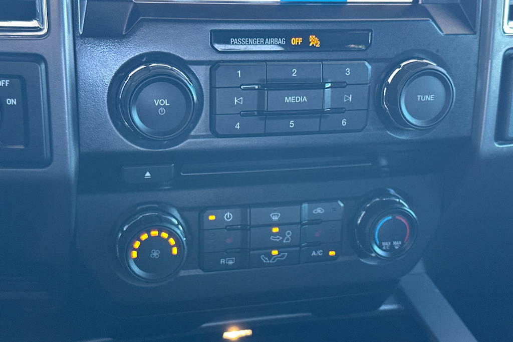 Thumbnail: 2015 Ford F-150 - 25