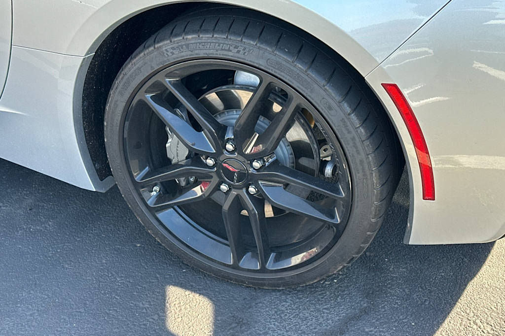 Thumbnail: 2018 Chevrolet Corvette - 19