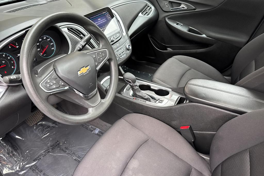Thumbnail: 2023 Chevrolet Malibu - 9