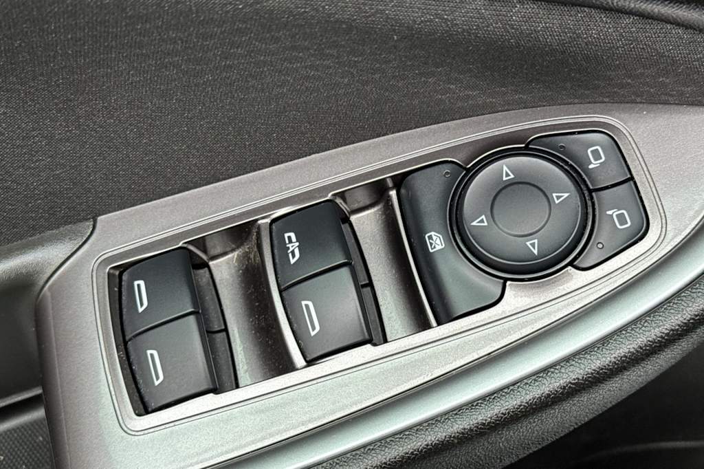 Thumbnail: 2023 Chevrolet Malibu - 21