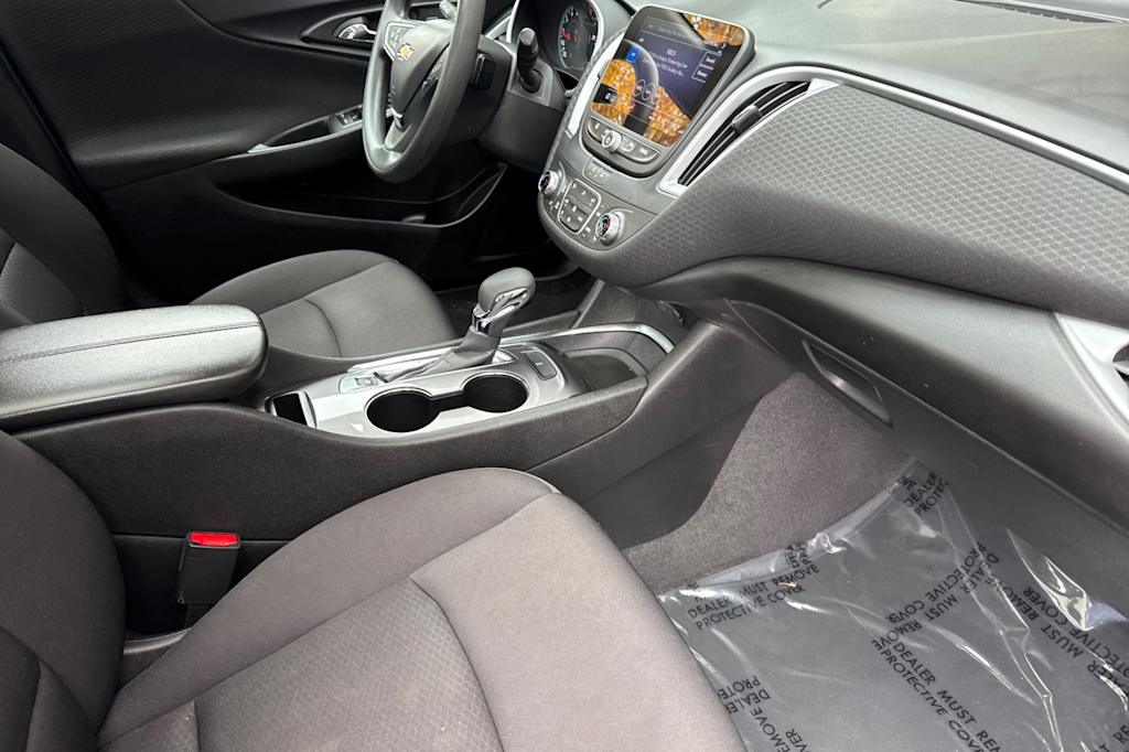 Thumbnail: 2023 Chevrolet Malibu - 12