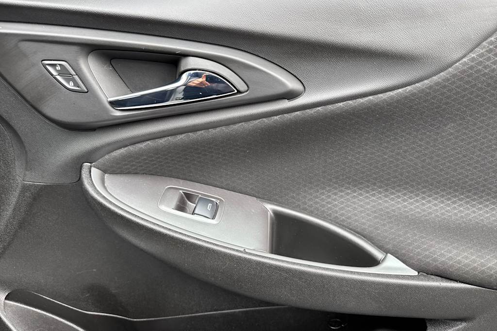 Thumbnail: 2023 Chevrolet Malibu - 24