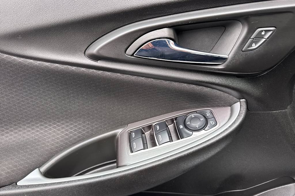 Thumbnail: 2023 Chevrolet Malibu - 20