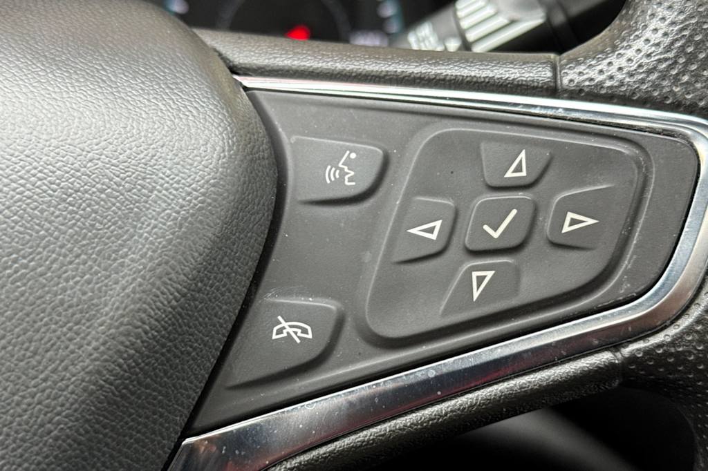 Thumbnail: 2023 Chevrolet Malibu - 30