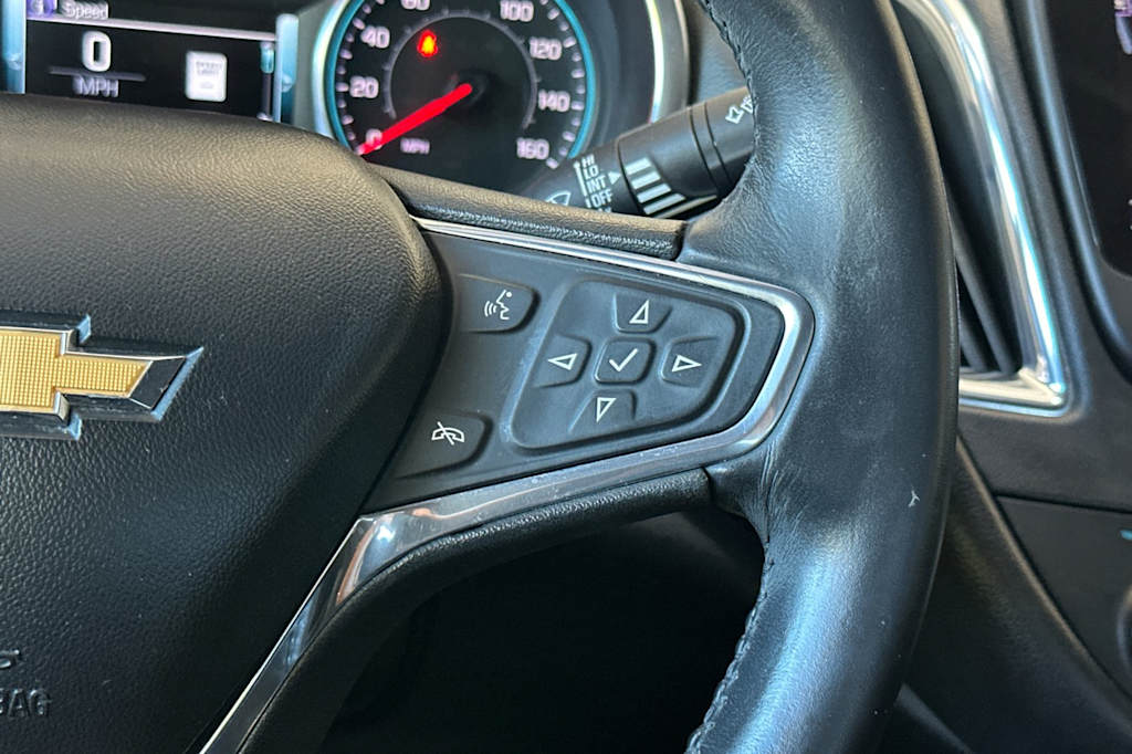 Thumbnail: 2017 Chevrolet Malibu - 31