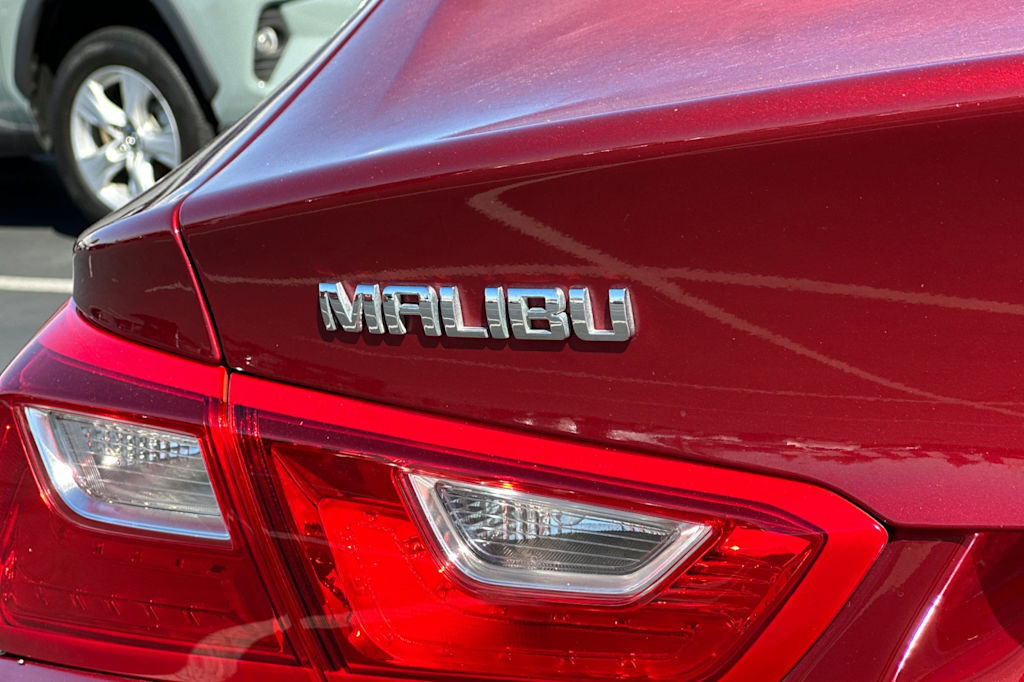 Thumbnail: 2017 Chevrolet Malibu - 34