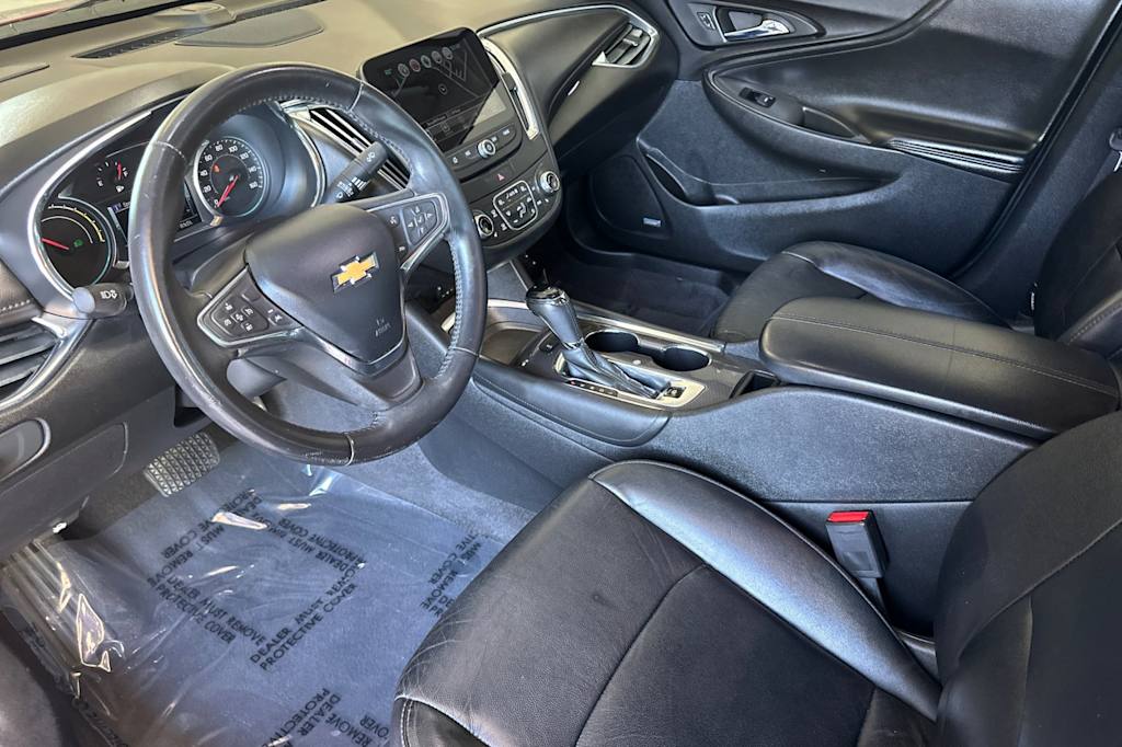 Thumbnail: 2017 Chevrolet Malibu - 9