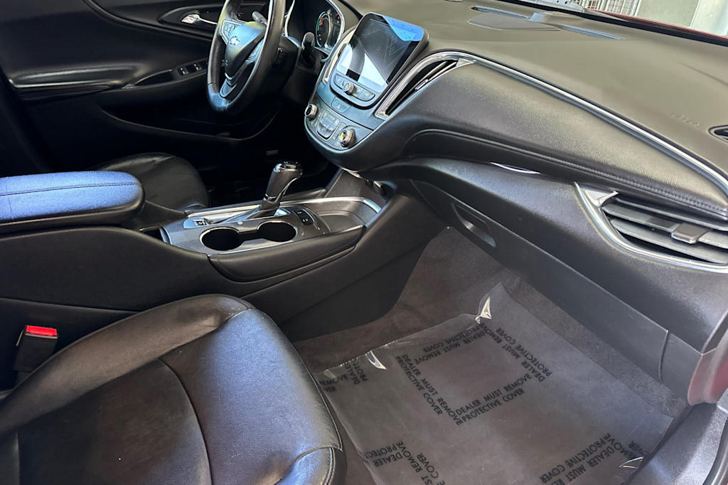 Thumbnail: 2017 Chevrolet Malibu - 12