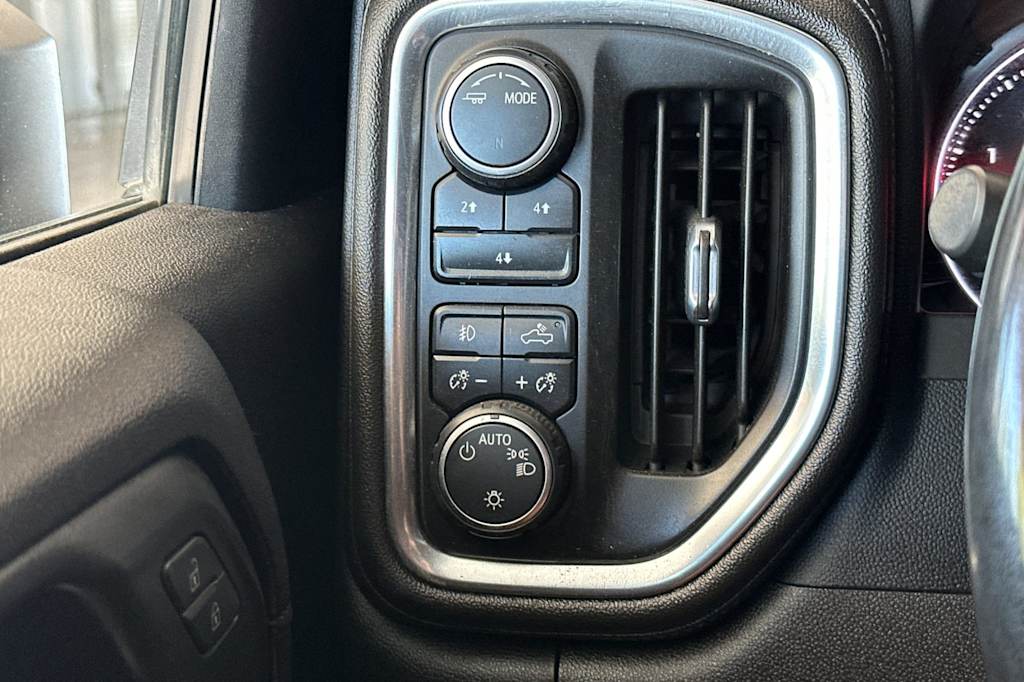 Thumbnail: 2023 Chevrolet Silverado 2500 - 31