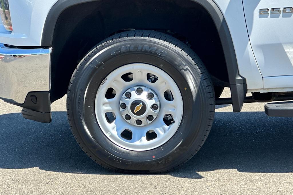 Thumbnail: 2023 Chevrolet Silverado 2500 - 6