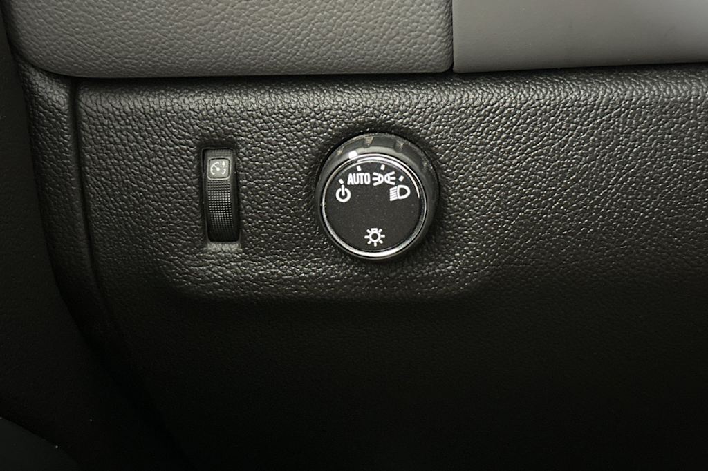 Thumbnail: 2016 Chevrolet Colorado - 29