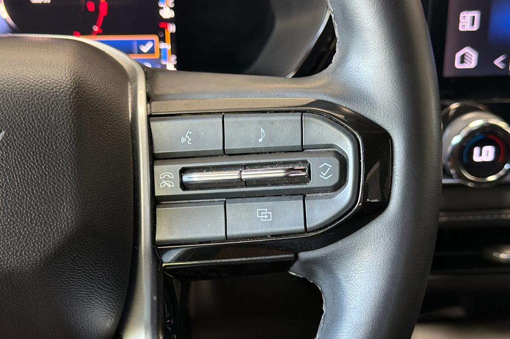 Thumbnail: 2023 Chevrolet Colorado - 30