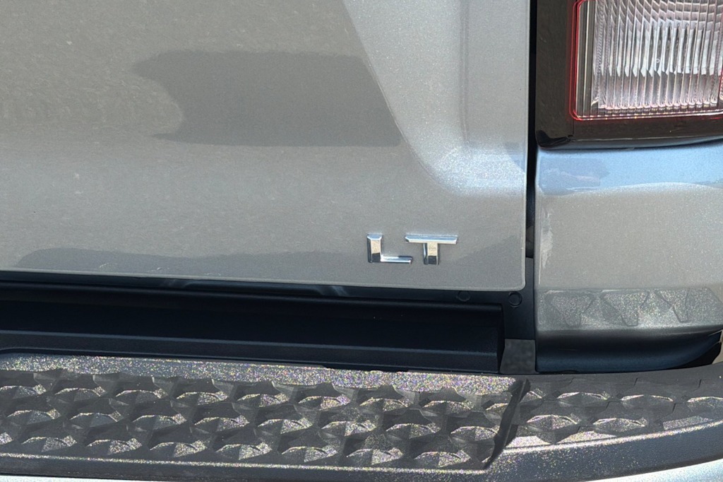 Thumbnail: 2023 Chevrolet Colorado - 7