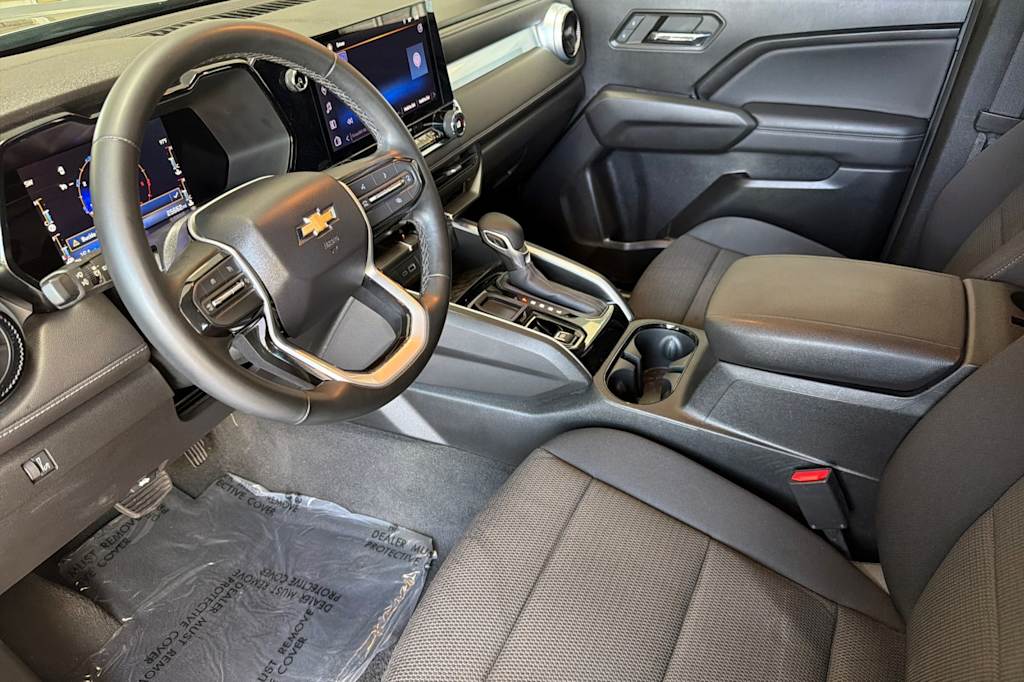 Thumbnail: 2023 Chevrolet Colorado - 10