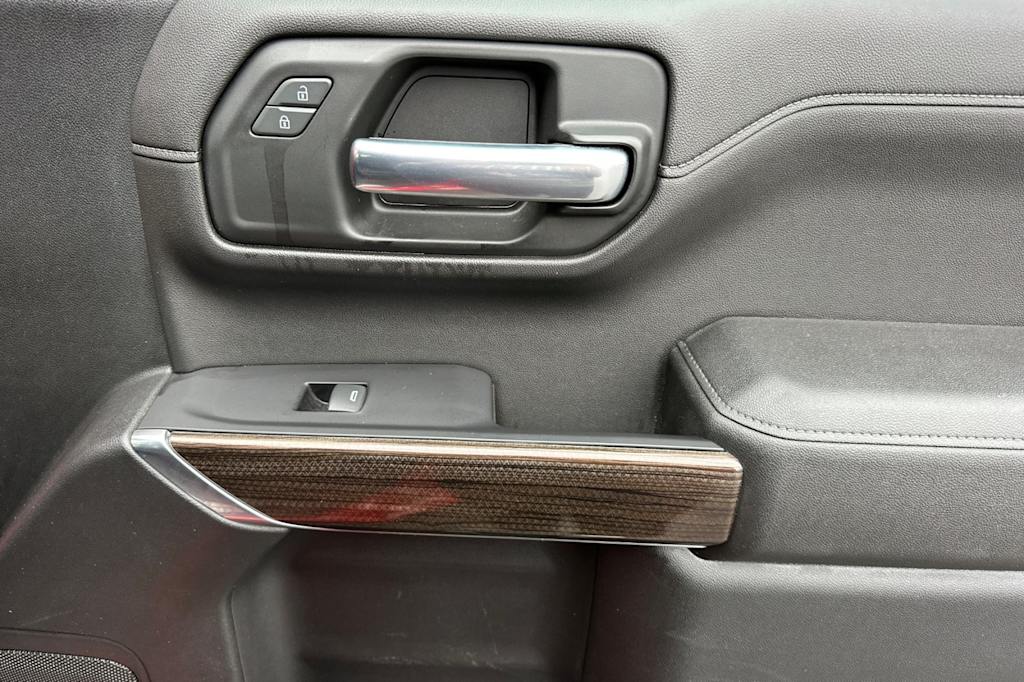 Thumbnail: 2019 Chevrolet Silverado 1500 - 23