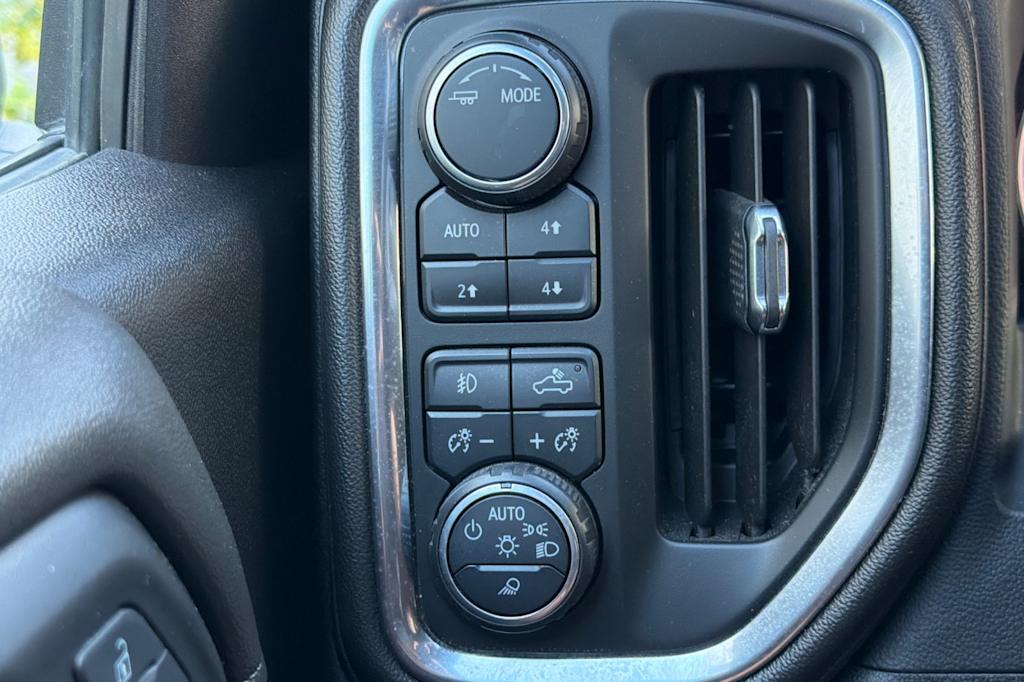 Thumbnail: 2020 Chevrolet Silverado 1500 - 33